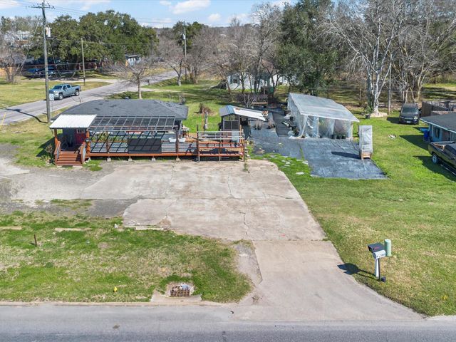 2518 W Highway 6, Alvin, TX 77511