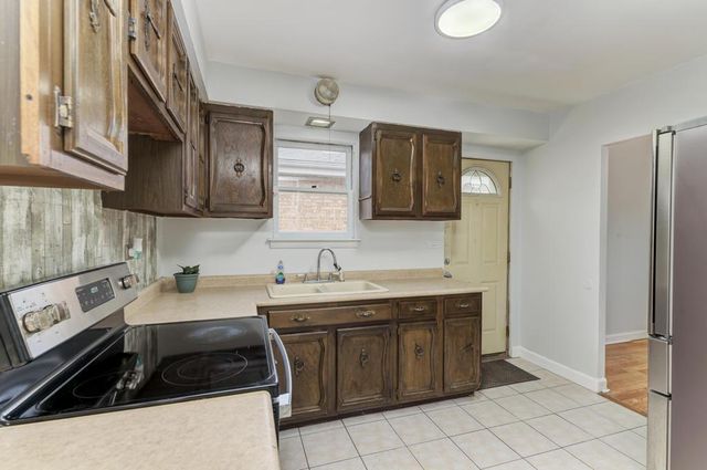 8625 43rd Street, Lyons, IL 60534