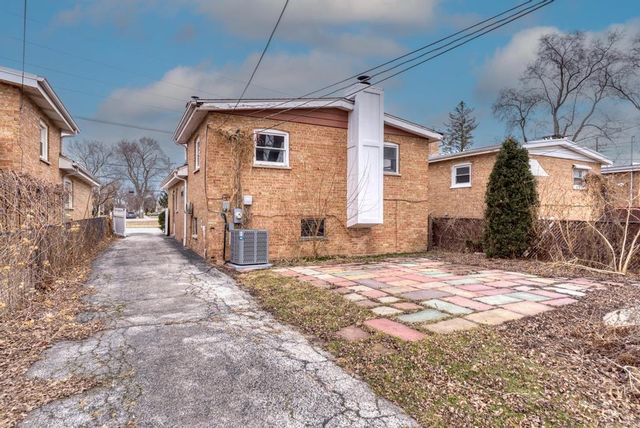 8625 43rd Street, Lyons, IL 60534