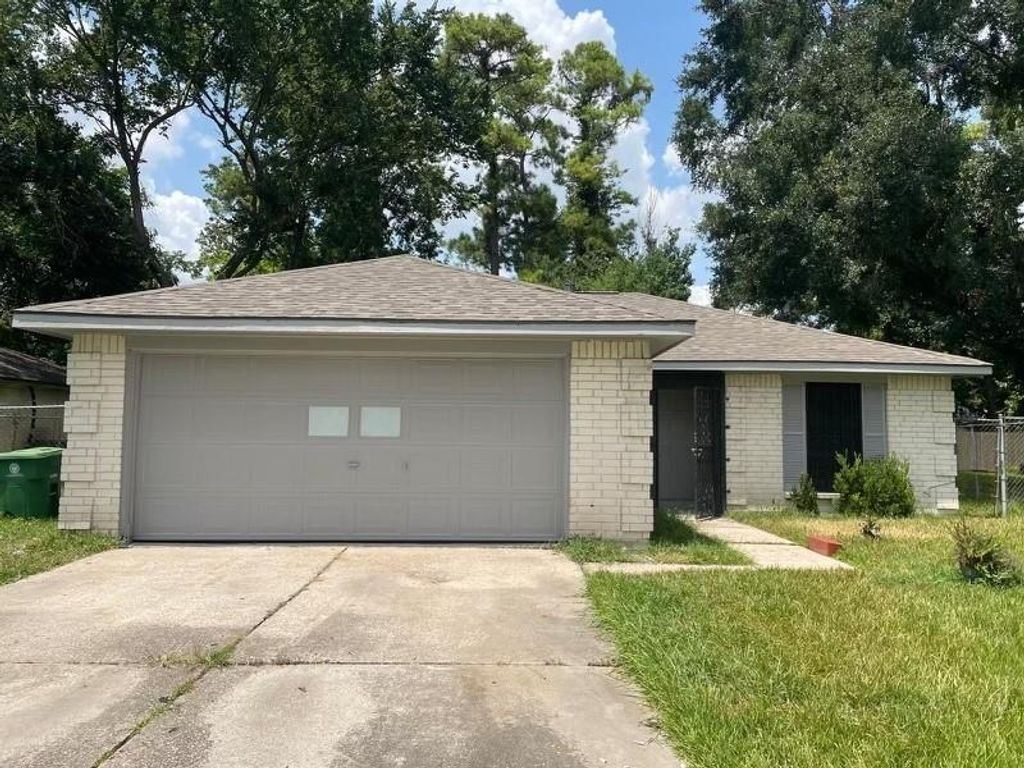 7111 Pinehook Lane, Houston, TX 77016