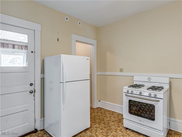 1196 Cranford Avenue, Lakewood, OH 44107