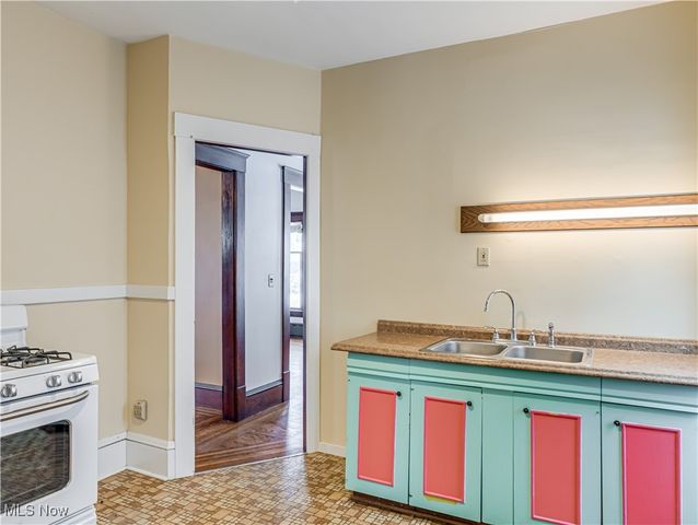 1196 Cranford Avenue, Lakewood, OH 44107