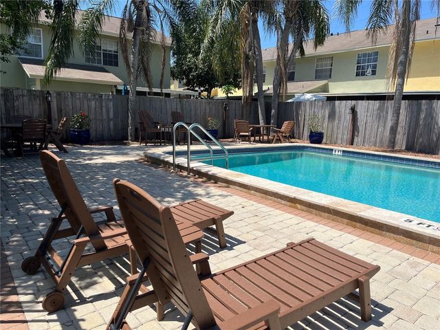 1512 CHATEAUX DE VILLE COURT, Clearwater, FL 33764