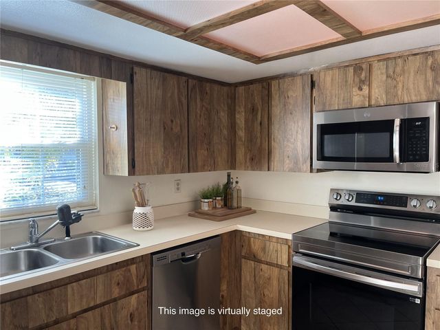 1512 CHATEAUX DE VILLE COURT, Clearwater, FL 33764