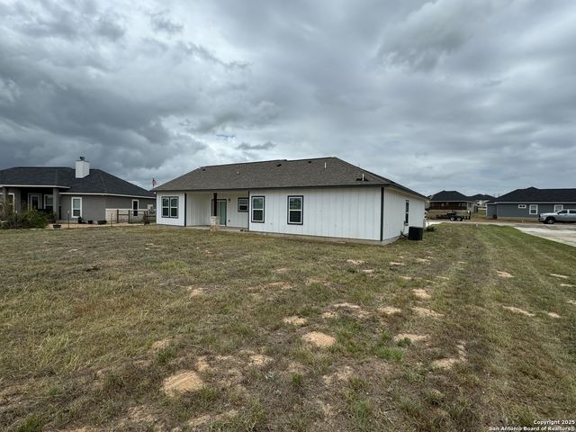 180 Turnberry, La Vernia, TX 78121