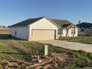 180 Turnberry, La Vernia, TX 78121