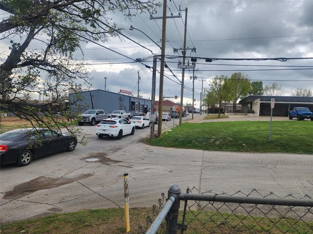 301 N Hampton Street, Fort Worth, TX 76102