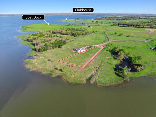 381 Lakewood Lane, Honey Grove, TX 75446