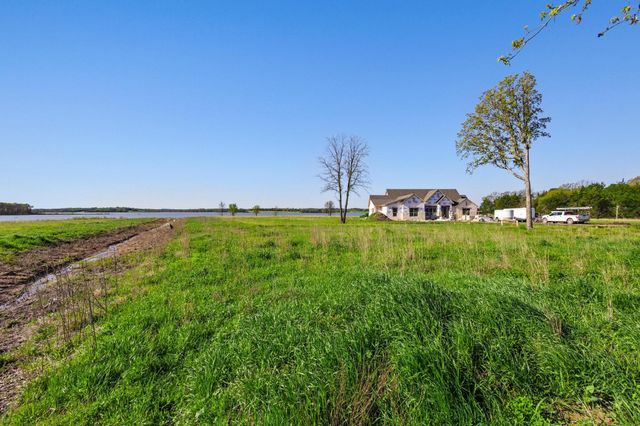 381 Lakewood Lane, Honey Grove, TX 75446