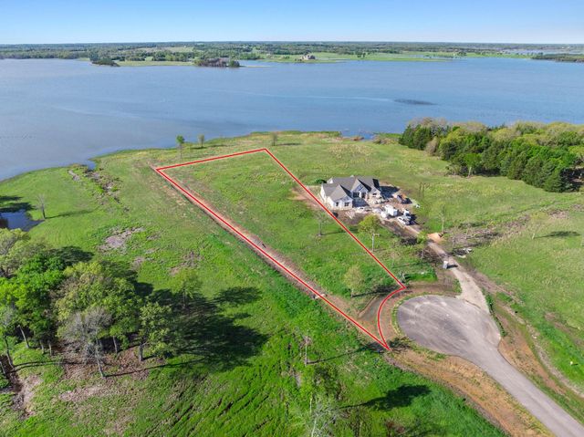 381 Lakewood Lane, Honey Grove, TX 75446