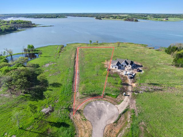 381 Lakewood Lane, Honey Grove, TX 75446