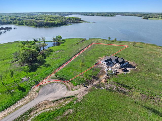 381 Lakewood Lane, Honey Grove, TX 75446