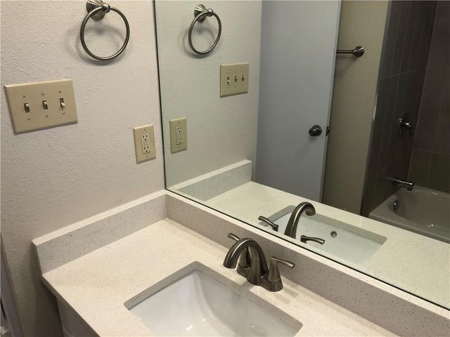 2010 Conestoga TRL B, Austin, TX 78744