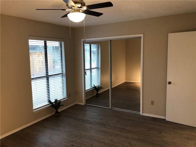 2010 Conestoga TRL B, Austin, TX 78744