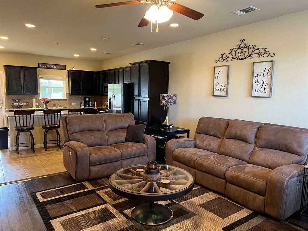 1010 Lost Pines LN, Cedar Park, TX 78613