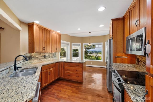 2219 NE Riddell Road, Bremerton, WA 98310