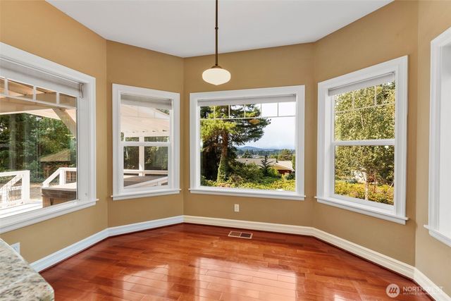 2219 NE Riddell Road, Bremerton, WA 98310
