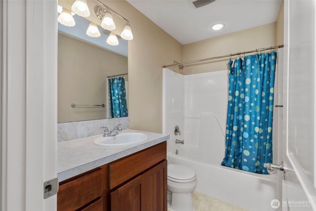 2219 NE Riddell Road, Bremerton, WA 98310