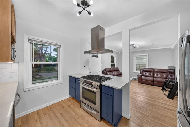 230 Dick Avenue, Pontiac, MI 48341