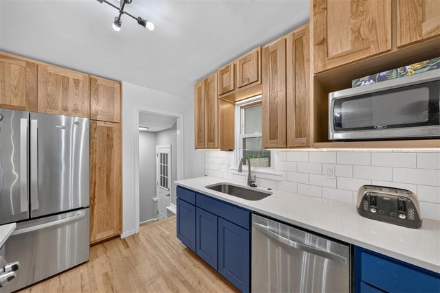 230 Dick Avenue, Pontiac, MI 48341