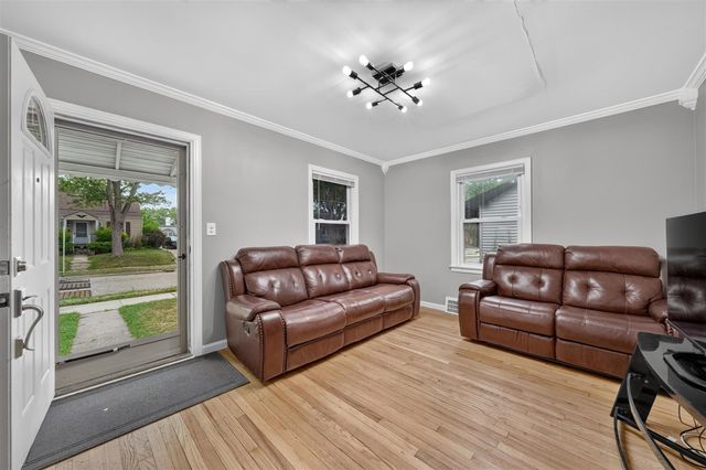 230 Dick Avenue, Pontiac, MI 48341