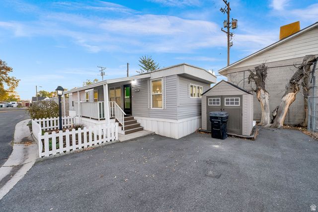 2906 S GARDEN PARK CIR, Salt Lake City, UT 84115