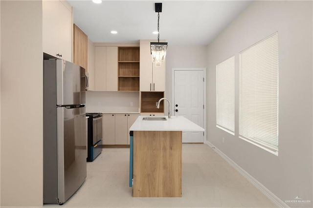 4305 Heron Avenue 8, Mcallen, TX 78504