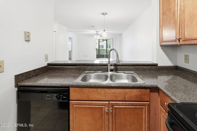 29 ARBOR CLUB Drive 103, Ponte Vedra Beach, FL 32082