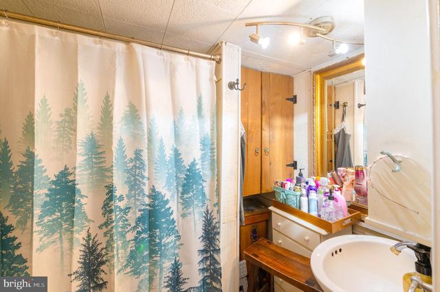 2045 MAIN ST, Lititz, PA 17543
