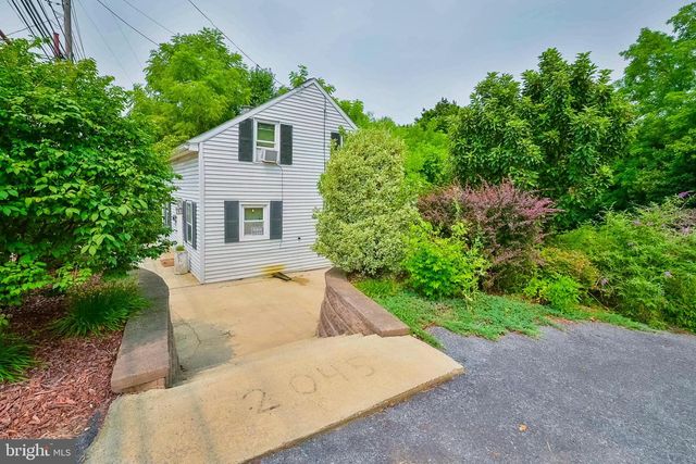 2045 MAIN ST, Lititz, PA 17543