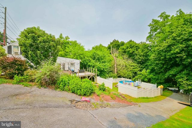 2045 MAIN ST, Lititz, PA 17543