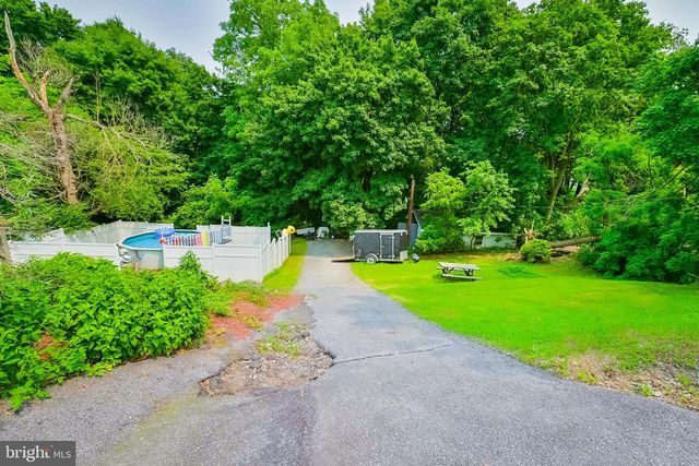 2045 MAIN ST, Lititz, PA 17543