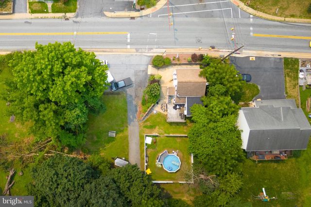 2045 MAIN ST, Lititz, PA 17543