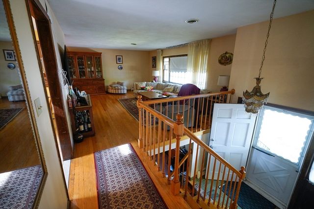 17 Old Farm Rd, Reading, MA 01867