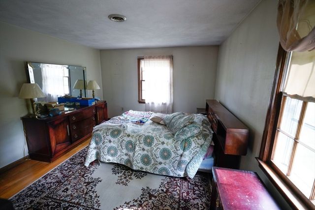 17 Old Farm Rd, Reading, MA 01867