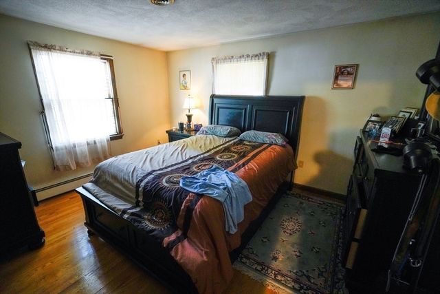17 Old Farm Rd, Reading, MA 01867