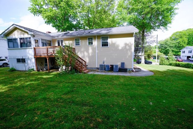 17 Old Farm Rd, Reading, MA 01867