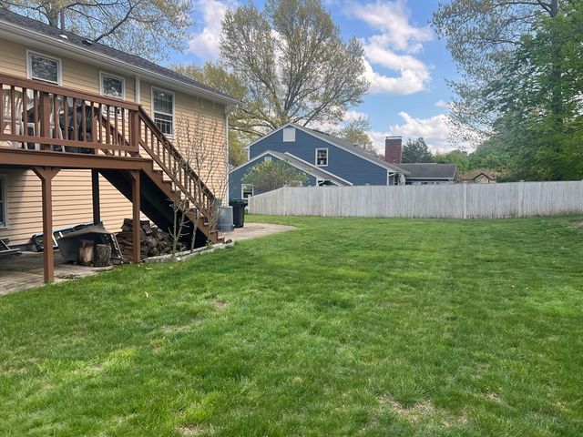 17 Old Farm Rd, Reading, MA 01867