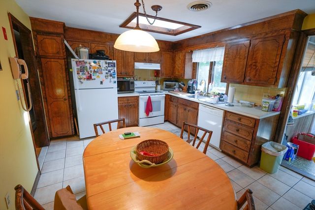 17 Old Farm Rd, Reading, MA 01867