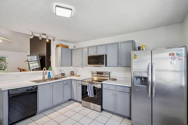 3741 Bill Of Rights Square, Columbus, OH 43207