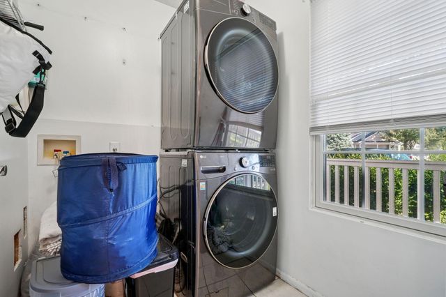 3741 Bill Of Rights Square, Columbus, OH 43207