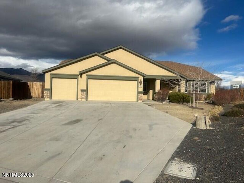 138 Bethpage Drive, Dayton, NV 89403