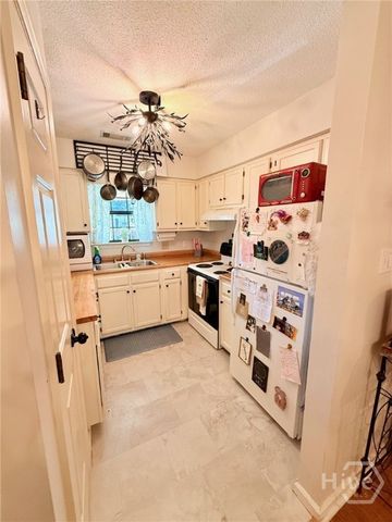 54 Colony Park, Savannah, GA 31406