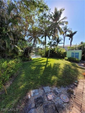 870 Forest AVE, Naples, FL 34102