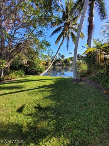 870 Forest AVE, Naples, FL 34102