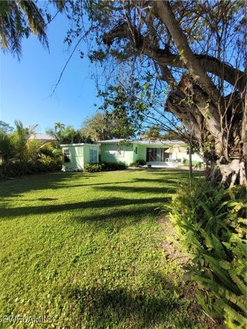 870 Forest AVE, Naples, FL 34102