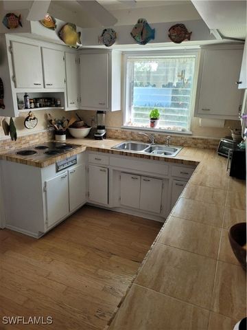 870 Forest AVE, Naples, FL 34102