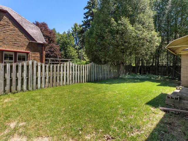 1127 Lincoln BOULEVARD, Manitowoc, WI 54220