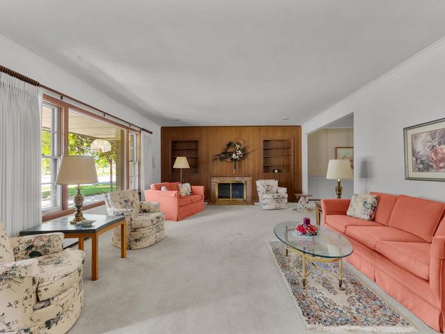 1127 Lincoln BOULEVARD, Manitowoc, WI 54220