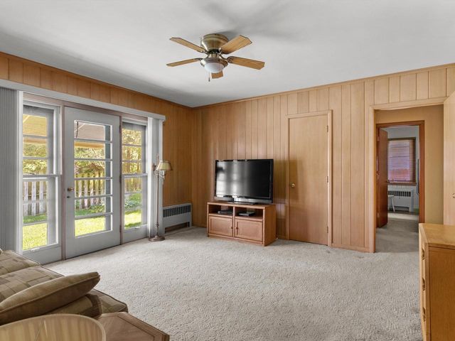 1127 Lincoln BOULEVARD, Manitowoc, WI 54220